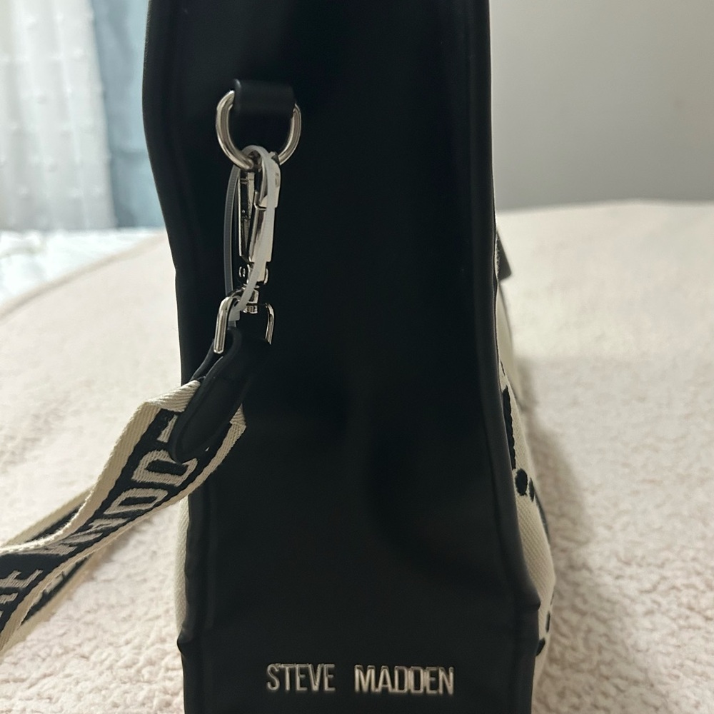 Steve Madden Black and Cream Logo Tote - Picture 2 of 10